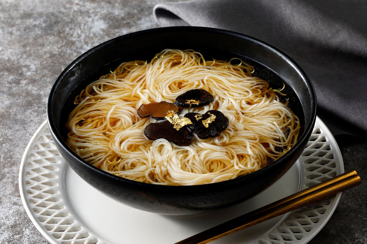 お湯を注いで３分　トリュフ金箔にゅうめん